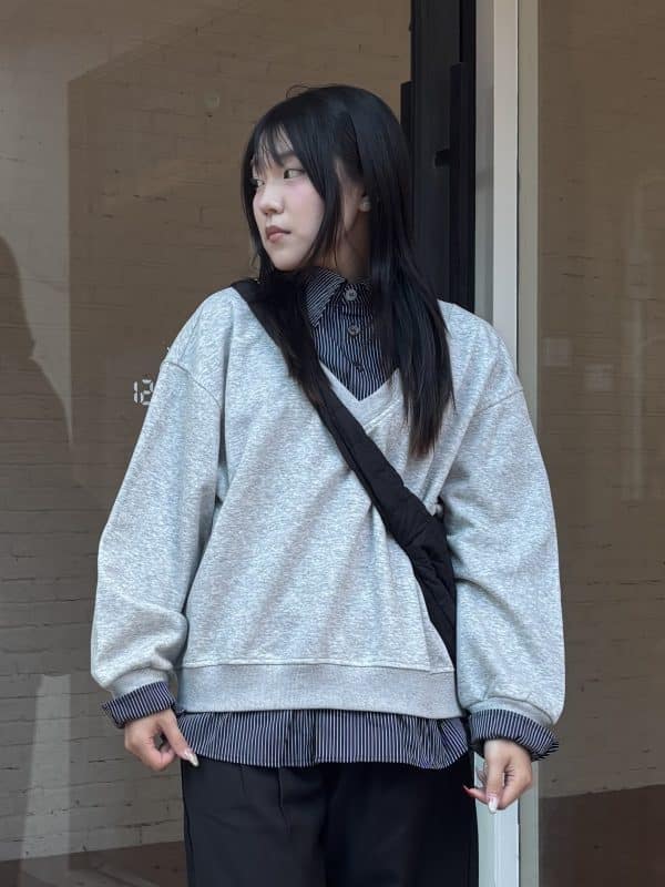 假兩件V領大學T