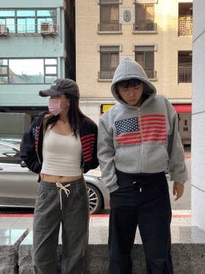 2 寬短版國旗雙拉鏈刷毛外套